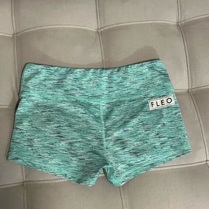 Fleo shorts originals mint green medium